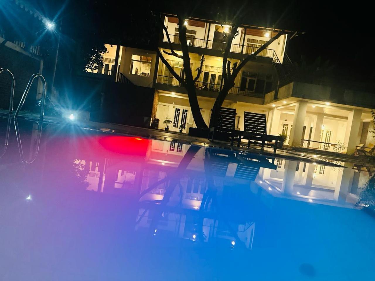 The Shade Brothers Hotel Katunayaka Buitenkant foto