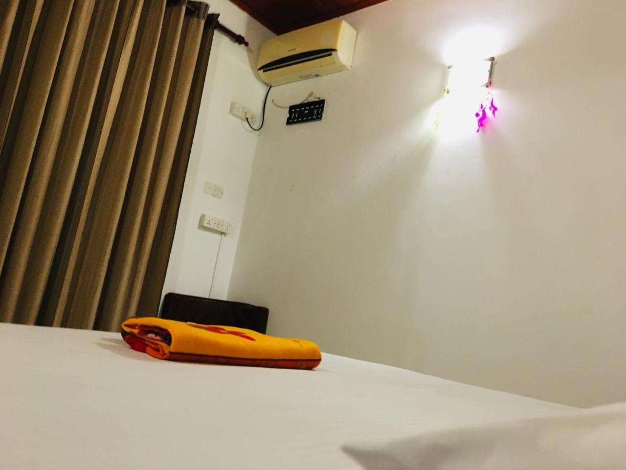 The Shade Brothers Hotel Katunayaka Buitenkant foto